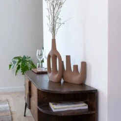 Vase Marron 4 Tiges En Aluminium Dahlia -Chaise Écolier Métal Magasin irsh33 vase ambiance 2