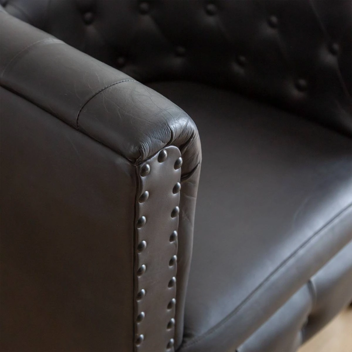 Fauteuil Chesterfield En Cuir Noir Esteban 6 Fauteuil Chesterfield En Cuir Noir Esteban – Image 4