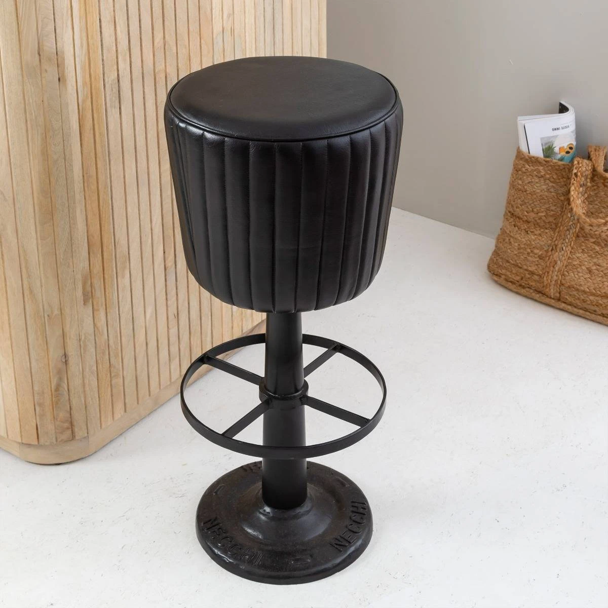 Tabouret De Bar En Cuir Noir Porto 5 Tabouret De Bar En Cuir Noir Porto – Image 3