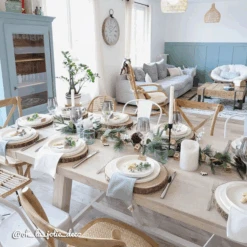 Table à Manger Avec Allonges En Bois De Manguier Blanchi Terra -Chaise Écolier Métal Magasin product r a ra40 table a manger ambiance client