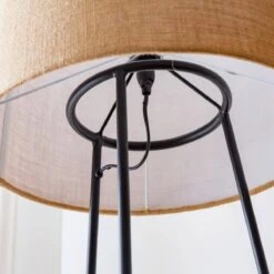 Lampe Sur Pied Avec Tablette En Jute Odessa -Chaise Écolier Métal Magasin th12 lampe amb zoom 1